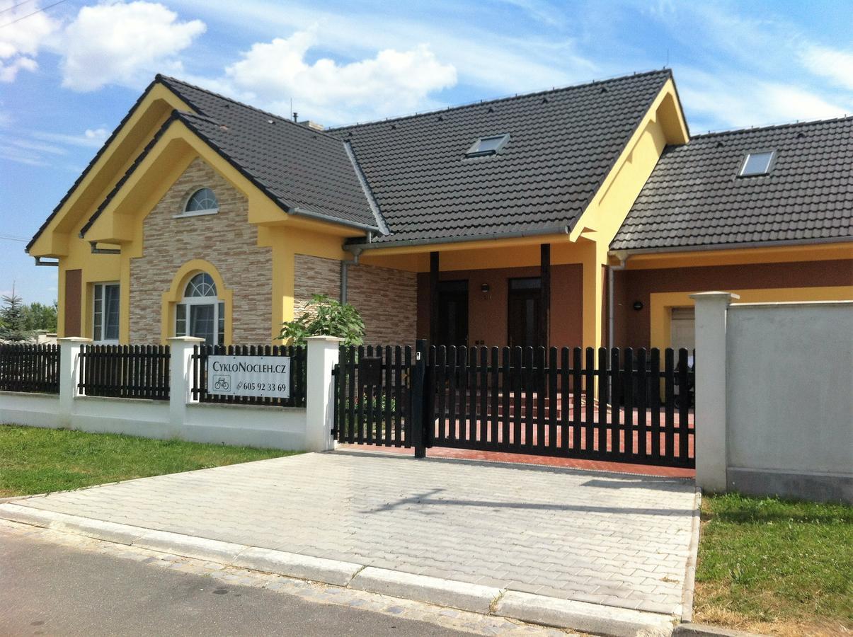 Cyklonocleh Apartment Veseli nad Moravou Exterior photo